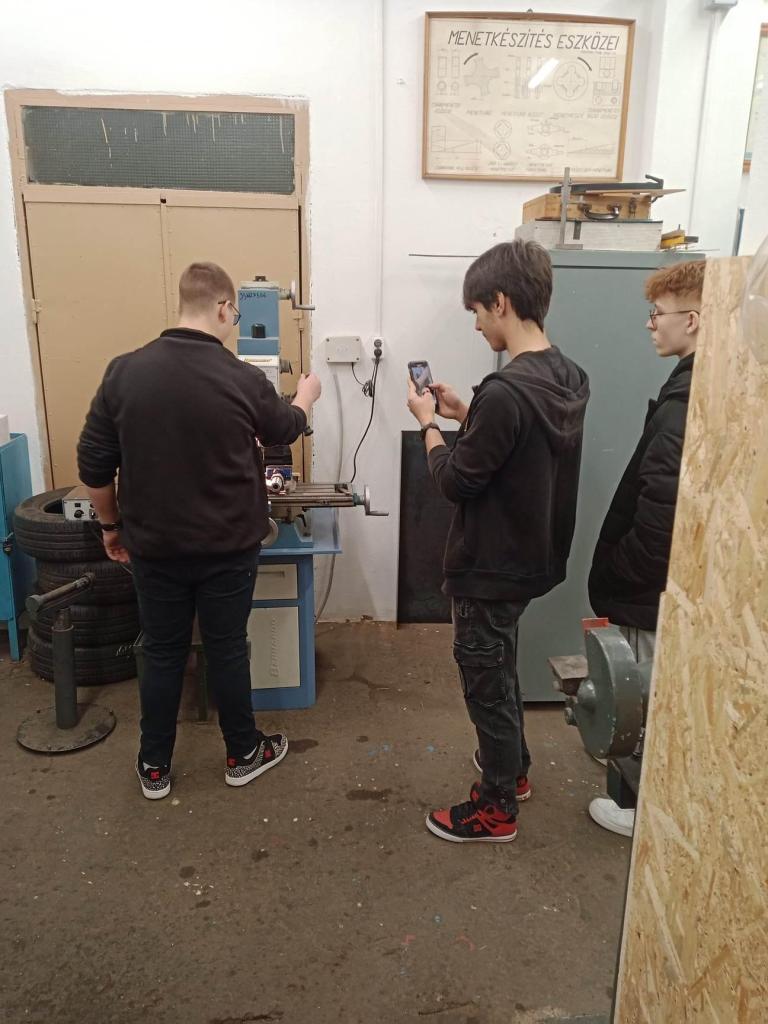 ElectroNature - 2pjr8WWun4yI7.jpg