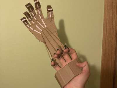 Manos a la obra Construyendo una garra robtica de cartn - Maker Faire CDMX (Mexico City)