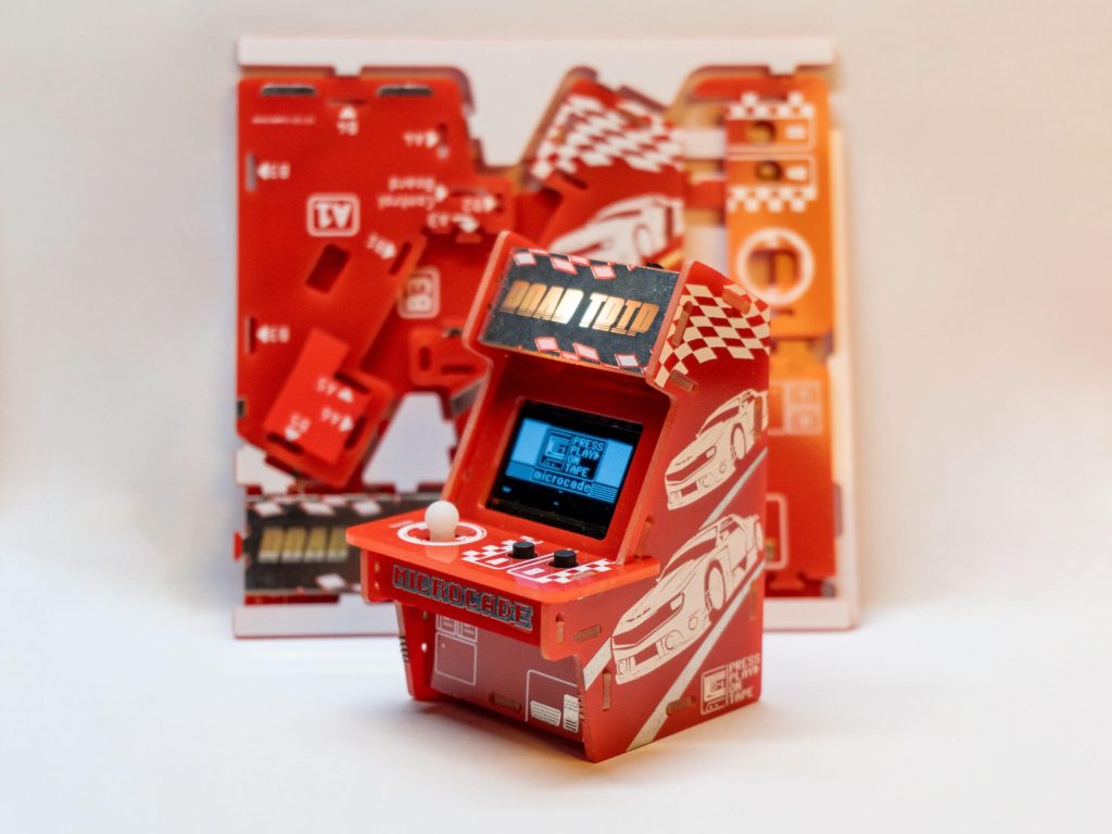 Microcade: Palm sized fully PCB arcade machine for STEM - Maker Faire