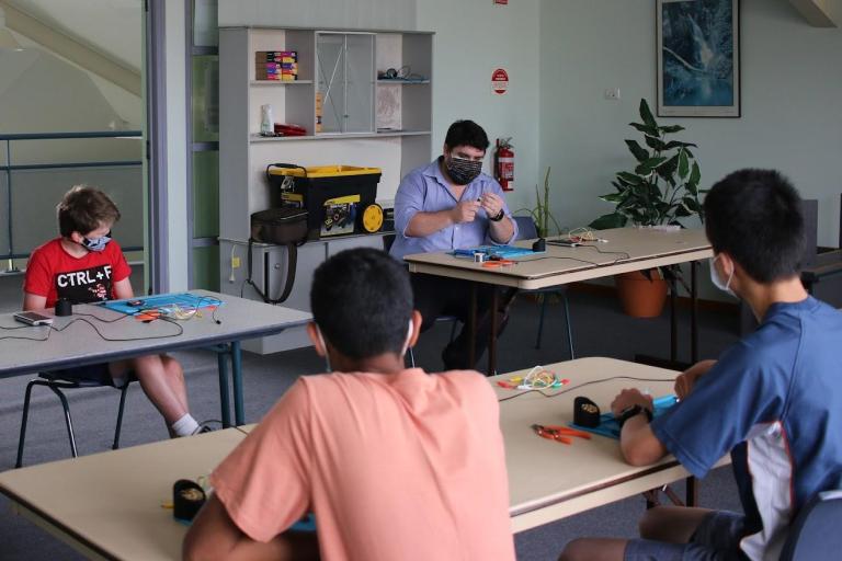 Microcade: Palm sized fully PCB arcade machine for STEM - vyfFwYDXlgUf.jpg