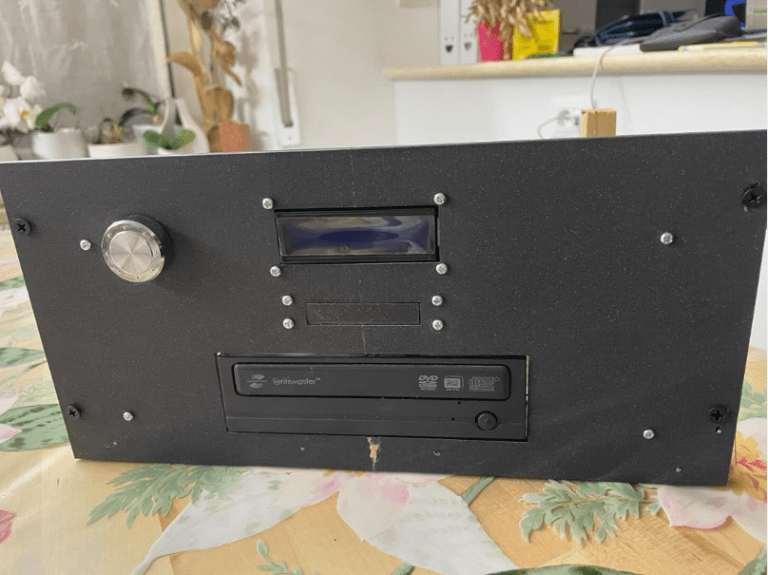 PROGETTISPICCI - Lettore cd audio per stereo autocostruito - Maker Faire Trieste 2024